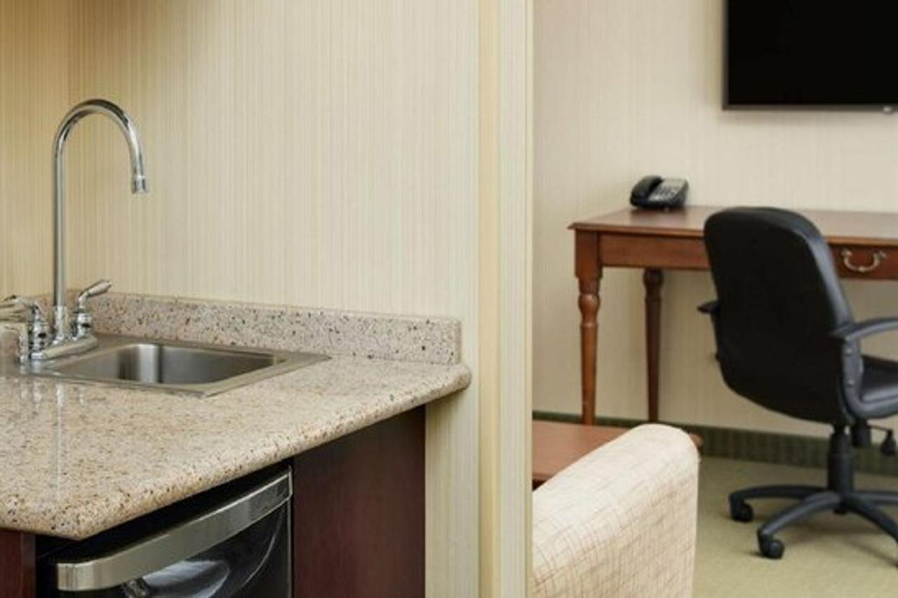 Doubletree By Hilton Front Royal Blue Ridge Shadows Hotel Екстериор снимка