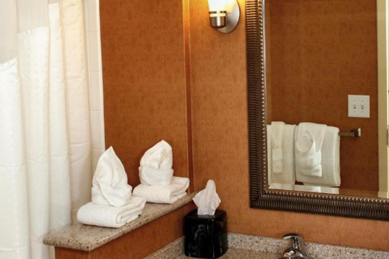 Doubletree By Hilton Front Royal Blue Ridge Shadows Hotel Екстериор снимка