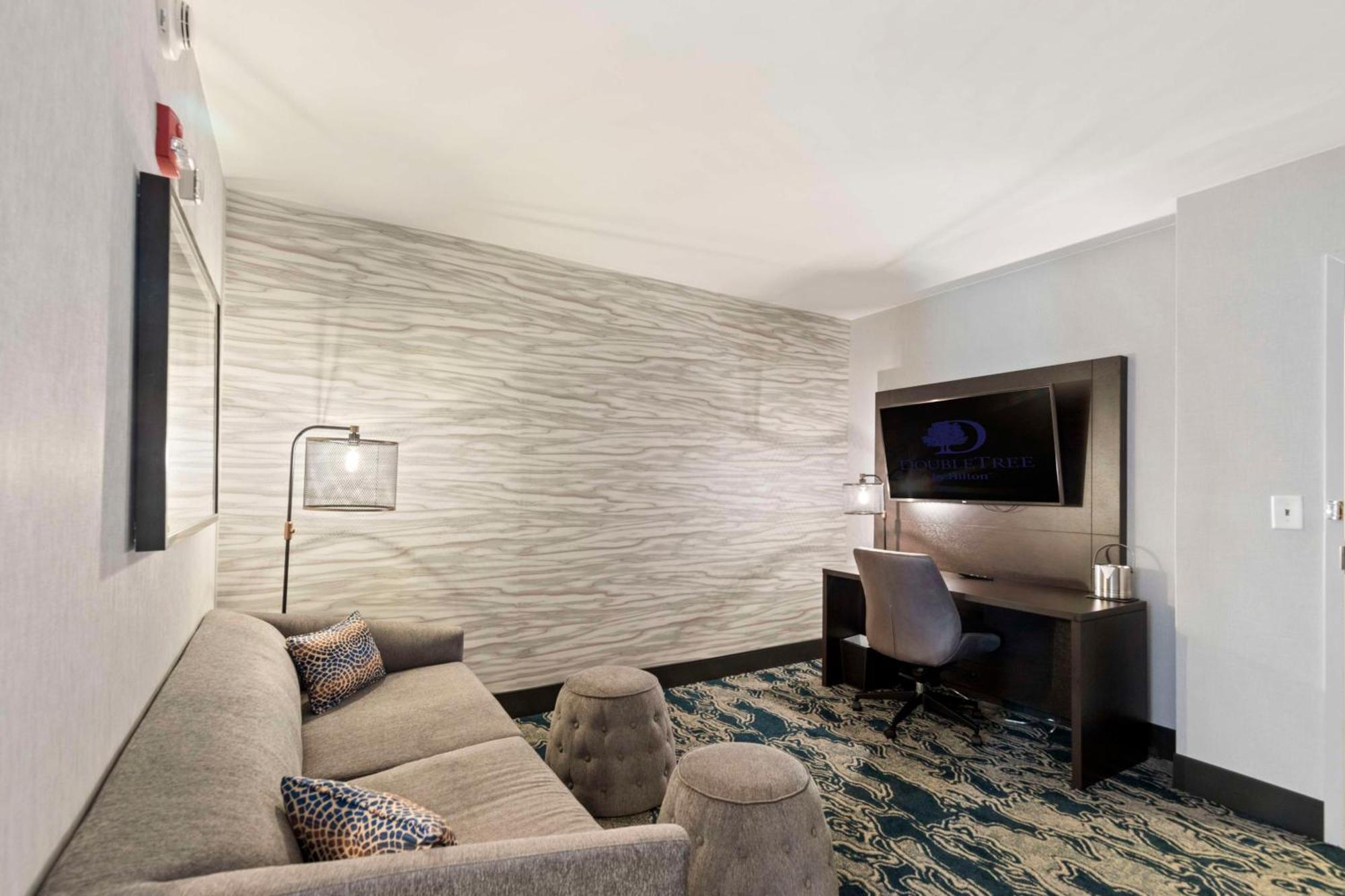 Doubletree By Hilton Front Royal Blue Ridge Shadows Hotel Екстериор снимка