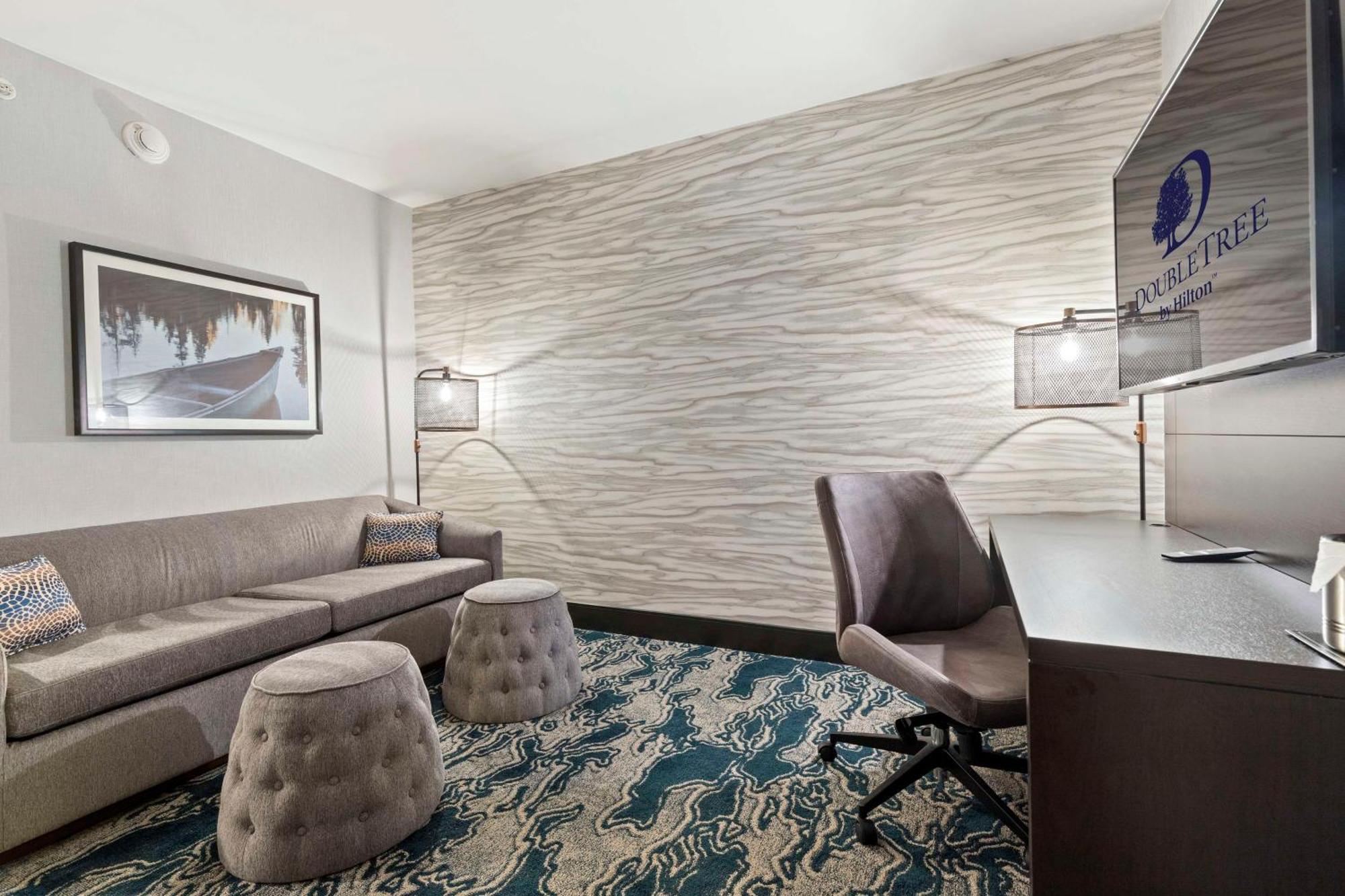 Doubletree By Hilton Front Royal Blue Ridge Shadows Hotel Екстериор снимка