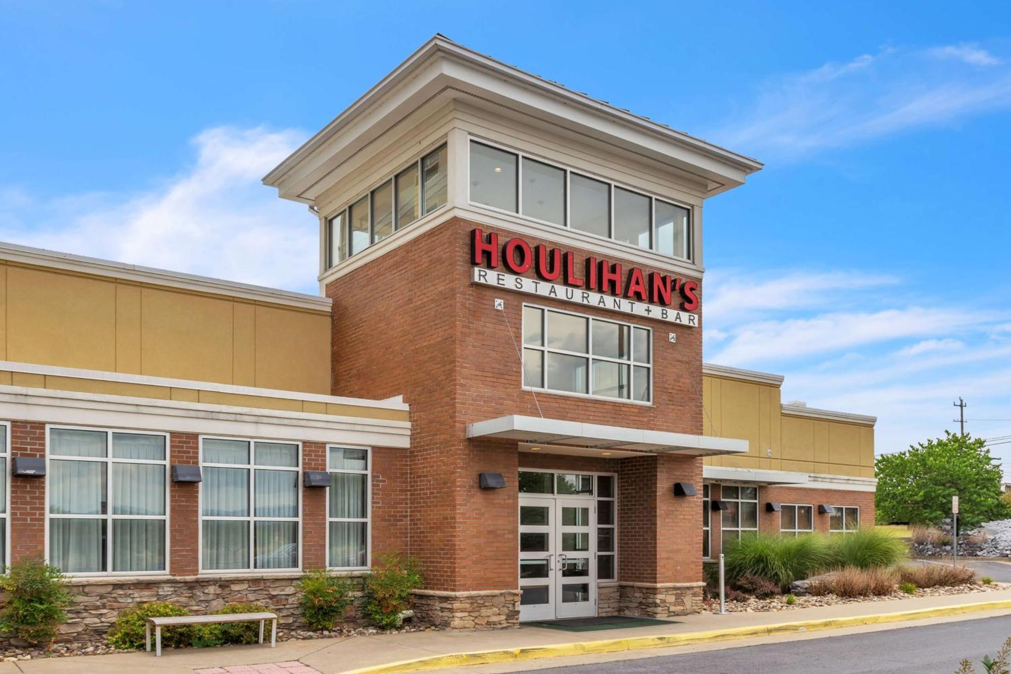 Doubletree By Hilton Front Royal Blue Ridge Shadows Hotel Екстериор снимка