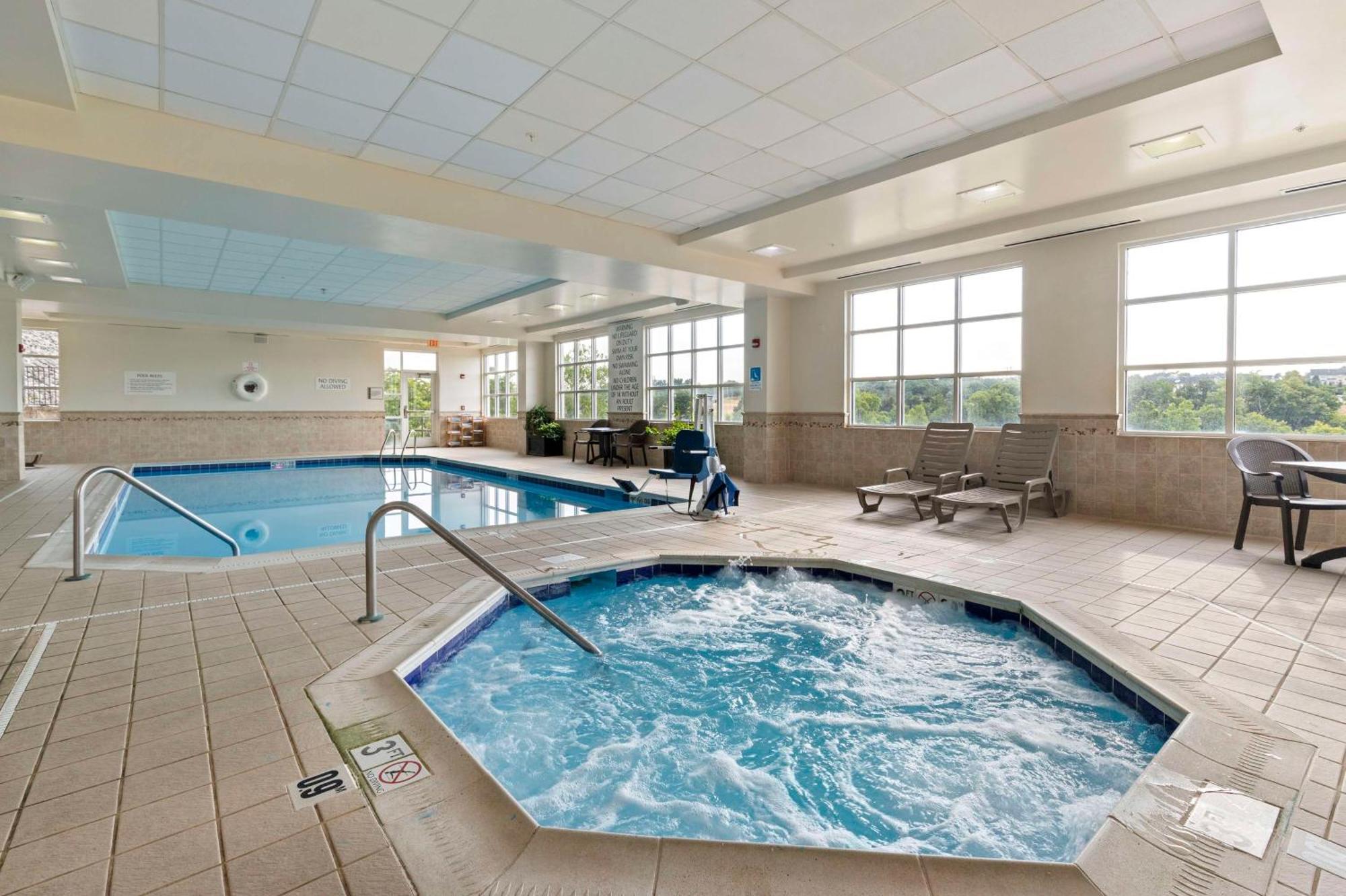 Doubletree By Hilton Front Royal Blue Ridge Shadows Hotel Екстериор снимка
