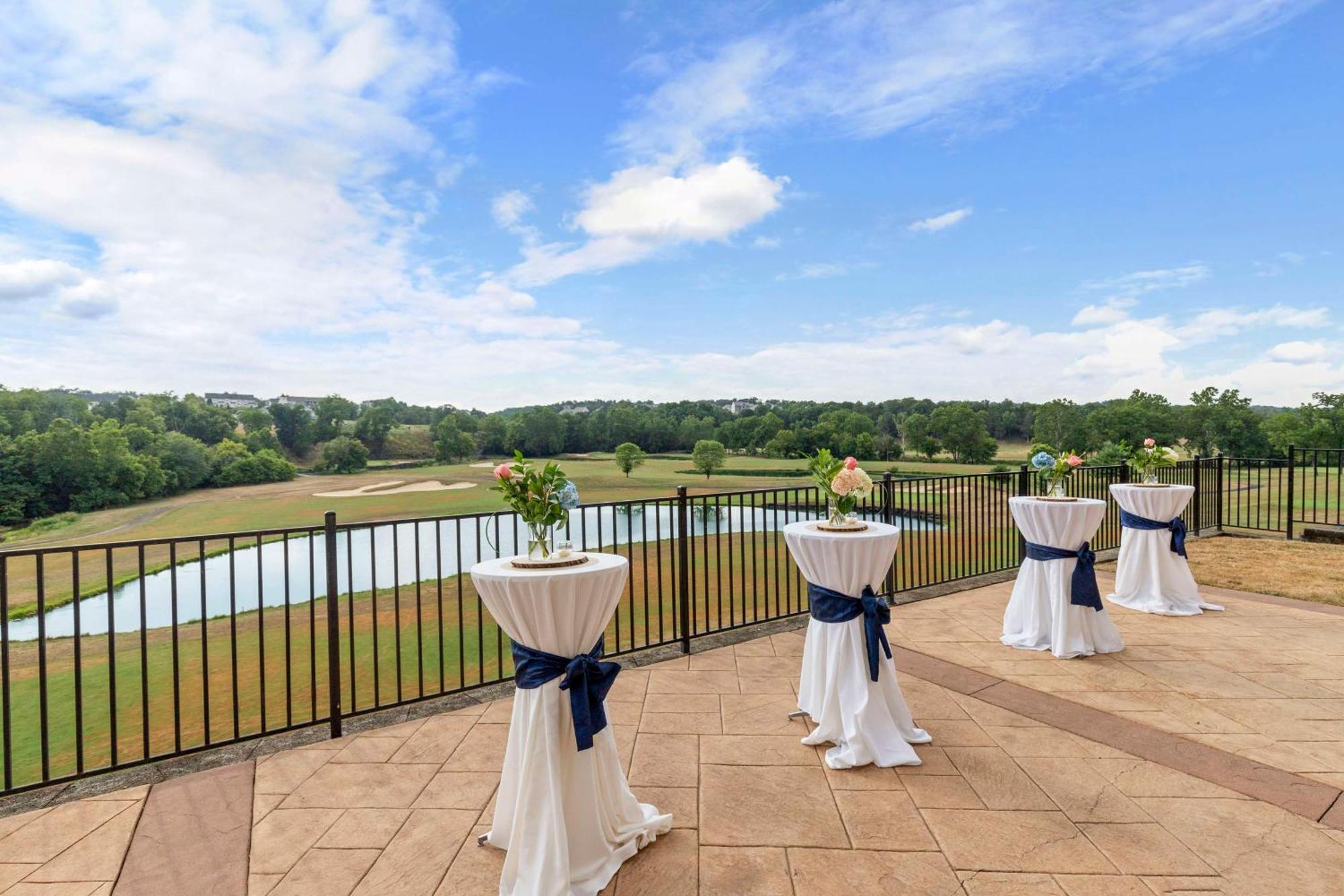 Doubletree By Hilton Front Royal Blue Ridge Shadows Hotel Екстериор снимка