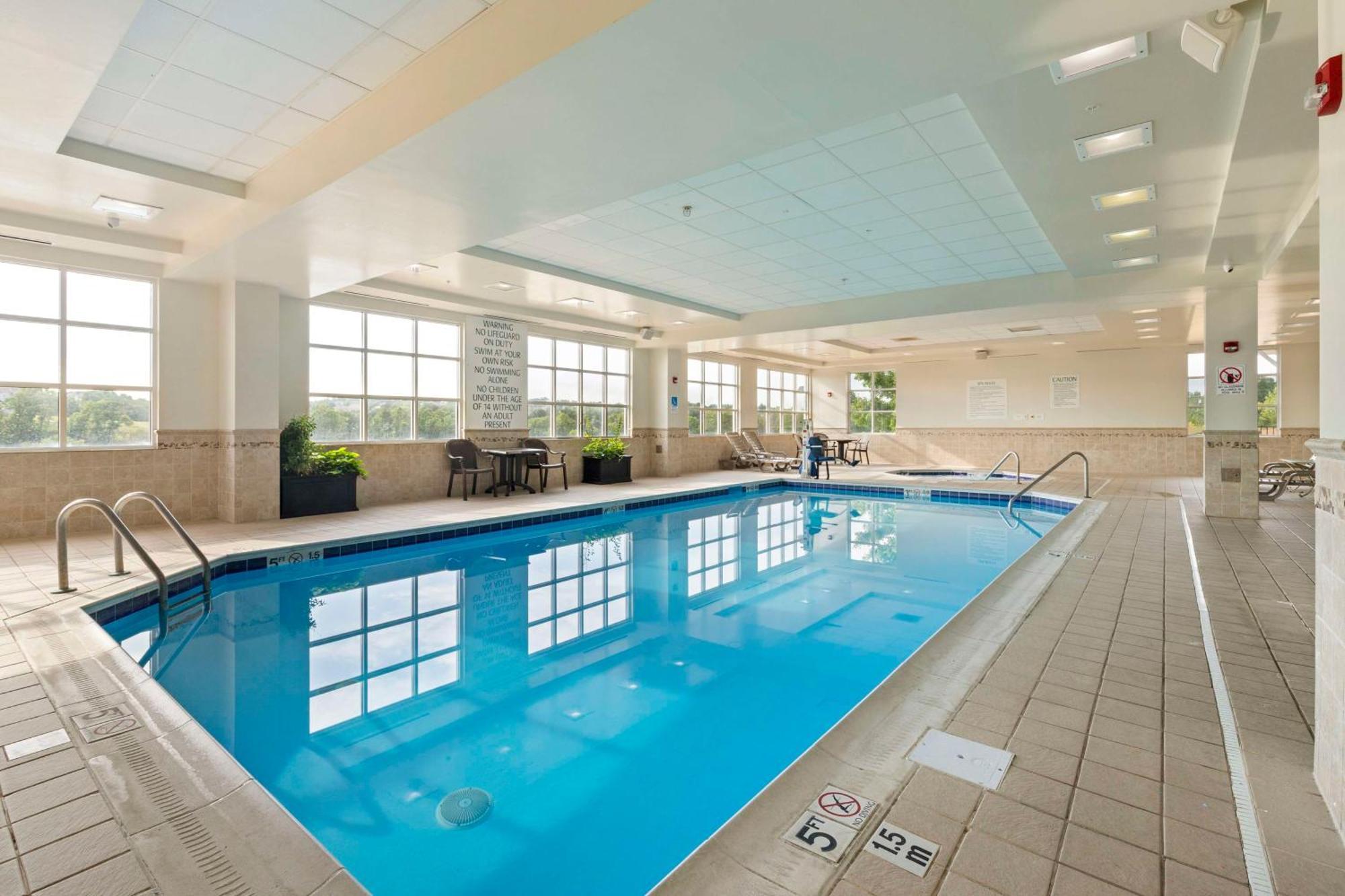 Doubletree By Hilton Front Royal Blue Ridge Shadows Hotel Екстериор снимка