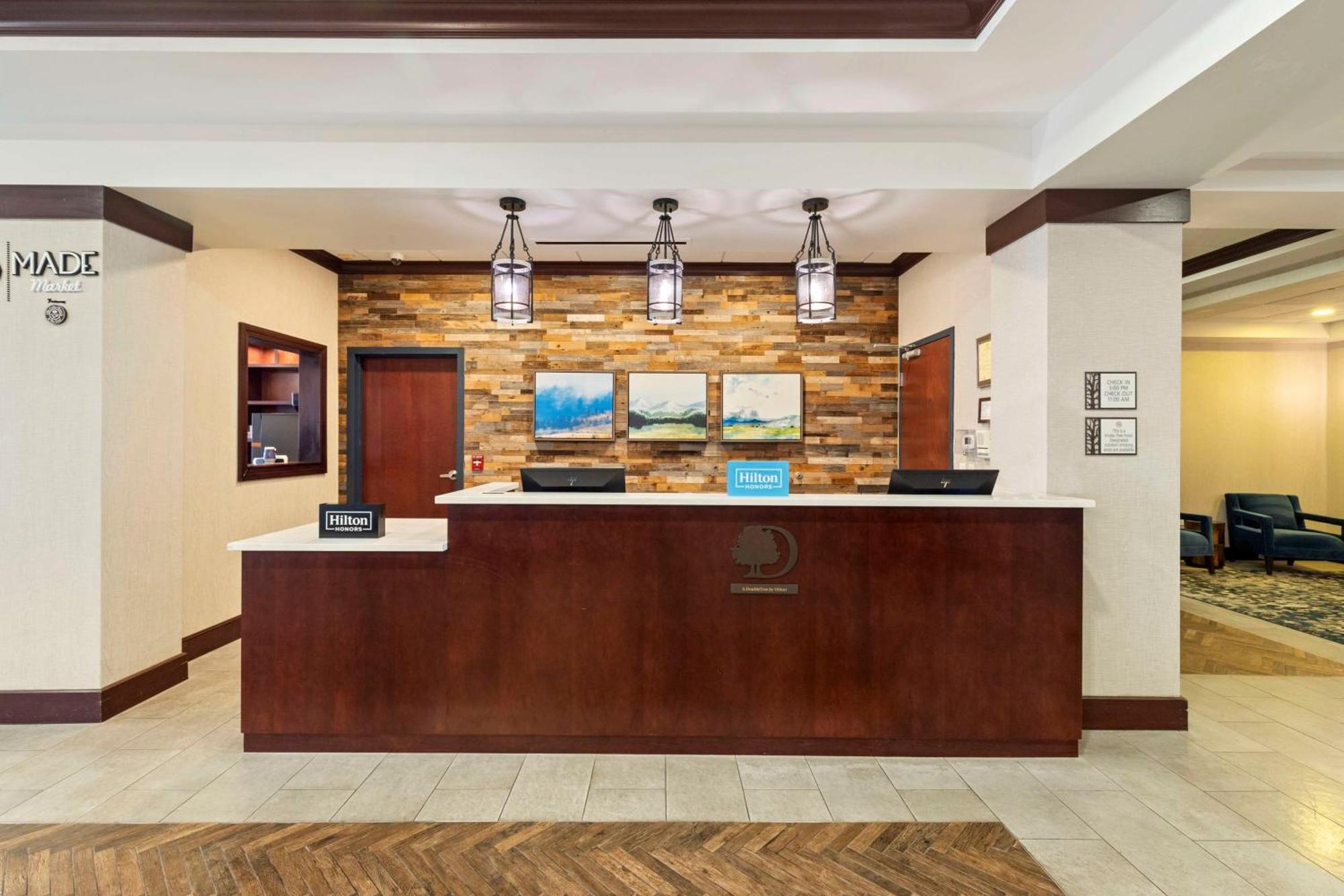 Doubletree By Hilton Front Royal Blue Ridge Shadows Hotel Екстериор снимка
