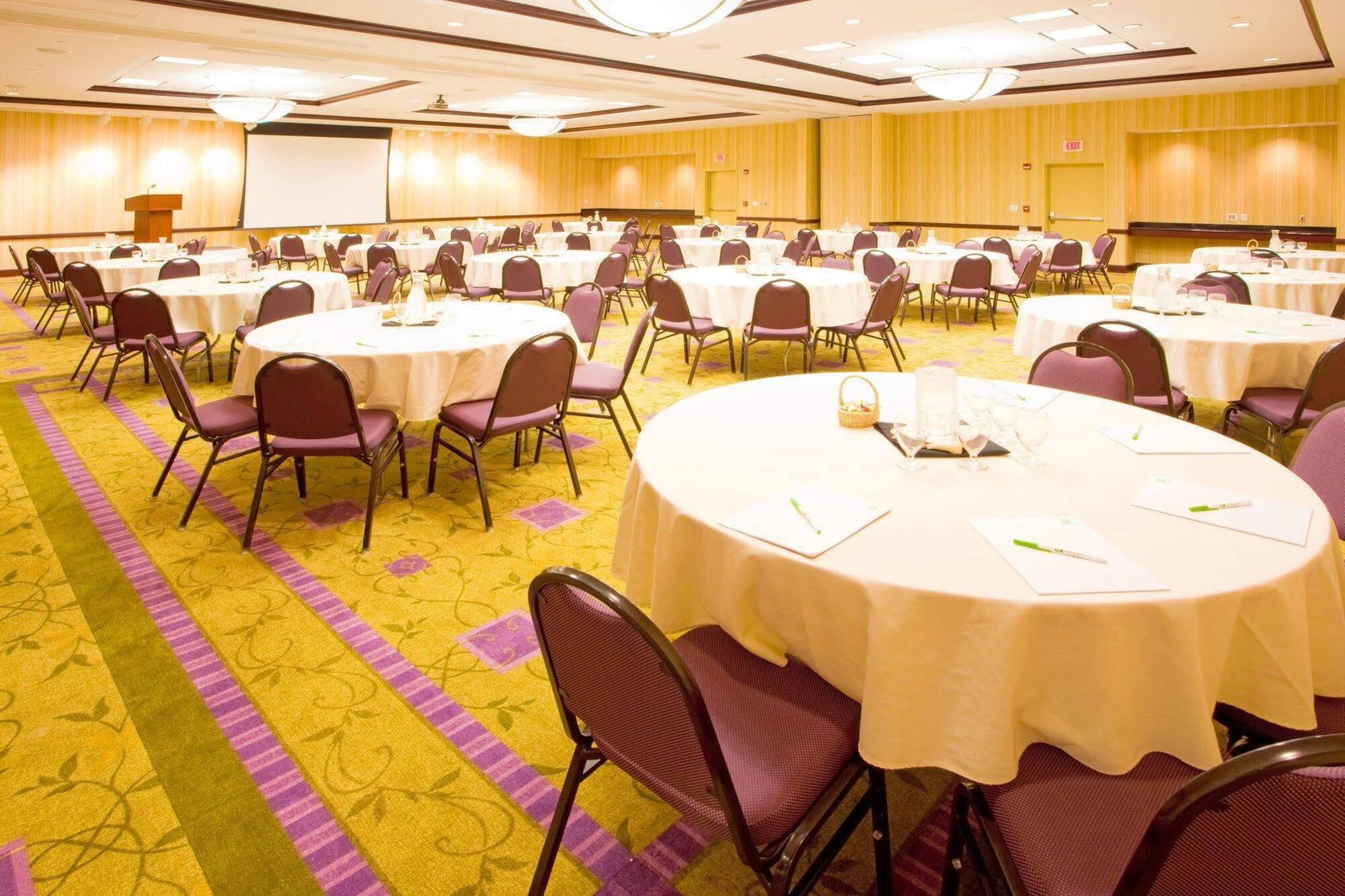 Doubletree By Hilton Front Royal Blue Ridge Shadows Hotel Екстериор снимка